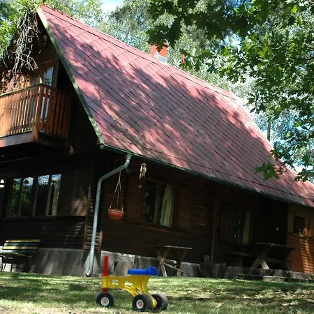Detached Romantic Chalet In The Woods - U Faflika *