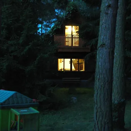 Dom wakacyjny Detached Romantic Chalet In The Woods - U Faflika *