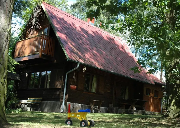 Detached Romantic Chalet In The Woods - U Faflika *