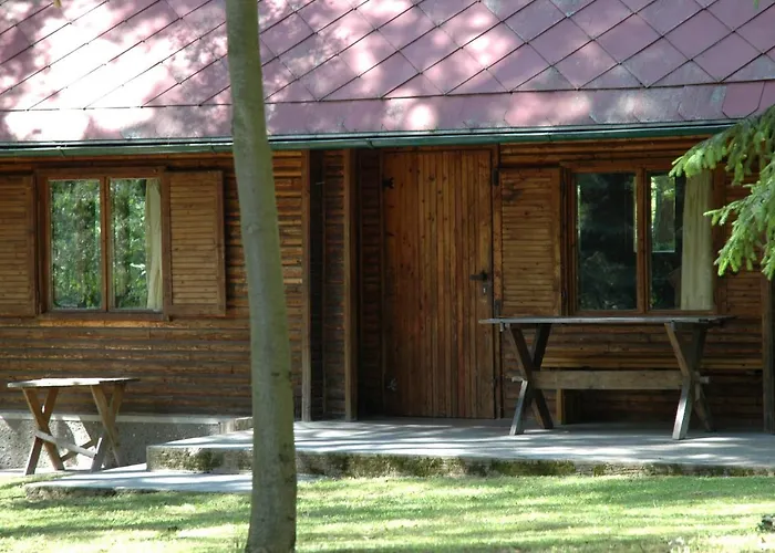 Detached Romantic Chalet In The Woods - U Faflika *